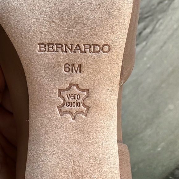 🌸BERNARDO🌸 Nieve D’orsay Pumps Size: 6M - Picture 15 of 16